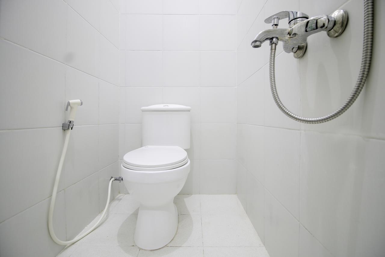 ホテル レッドドアーズ プラス ニア Stie Ykpn Maguwo エクステリア 写真